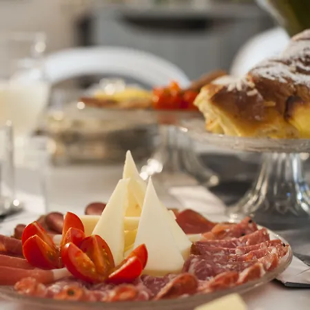 Oda ve Kahvaltı Country 4*