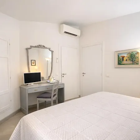Country 3* Siena