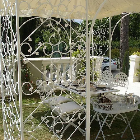 Oda ve Kahvaltı Country