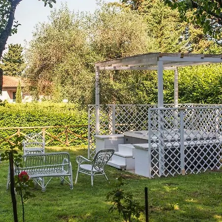 Oda ve Kahvaltı Country 4*